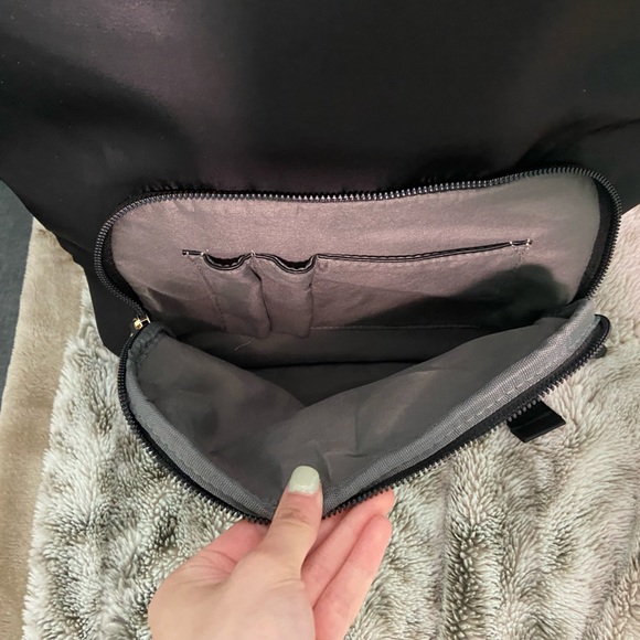 Joan & David Backpack - Picture 2 of 6